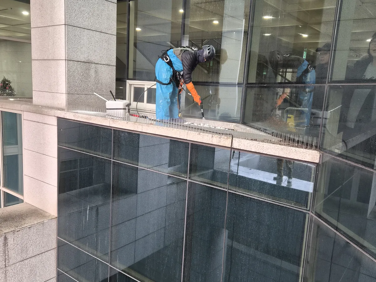 연수구 동춘동 건물 복도·대기 동선 야간 위생청소 사례 - 행진크린