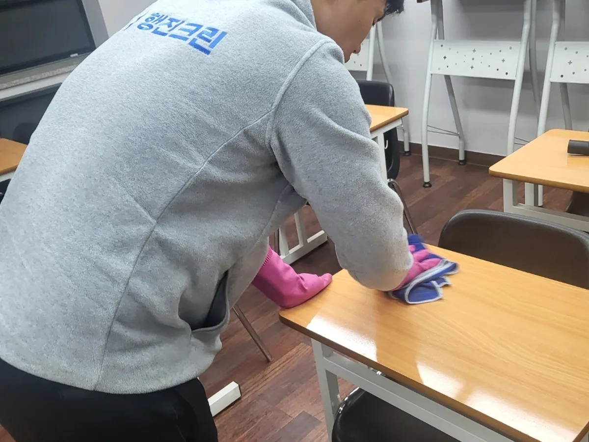 서해구 가좌동 유치원 책걸상 교실 위생청소 사례 - 행진크린