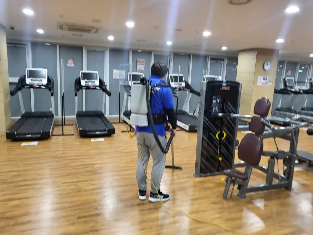 검단구 대곡동 헬스장 샤워실 장비 주변 정밀 위생청소 사례 - 행진크린